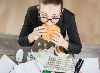 Нужен ли обед при работе в выходной день?